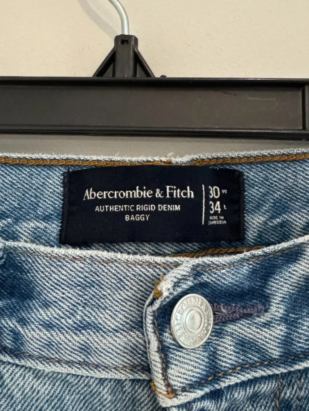 Abercrombie & Fitch Baggy Blue Jeans 30x34 Like New
